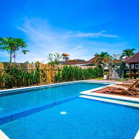 Srikandi Inn Kuta Selatan エクステリア 写真