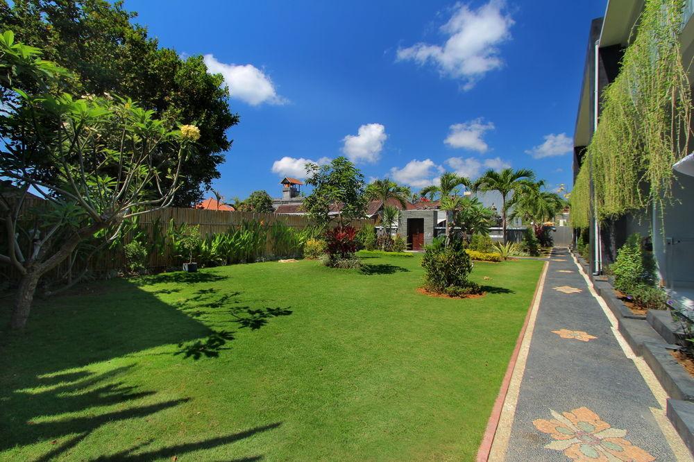 Srikandi Inn Kuta Selatan エクステリア 写真