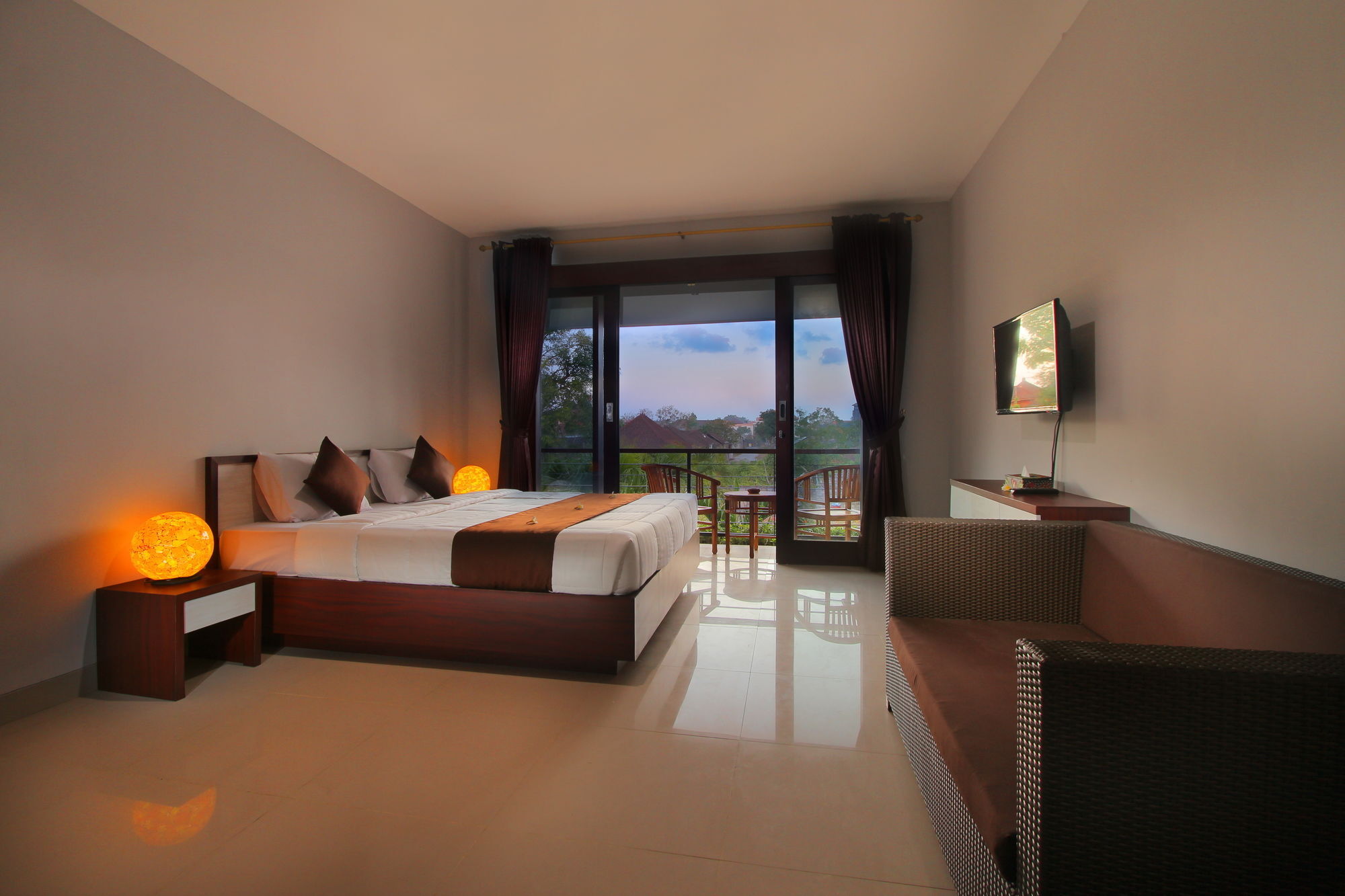Srikandi Inn Kuta Selatan エクステリア 写真