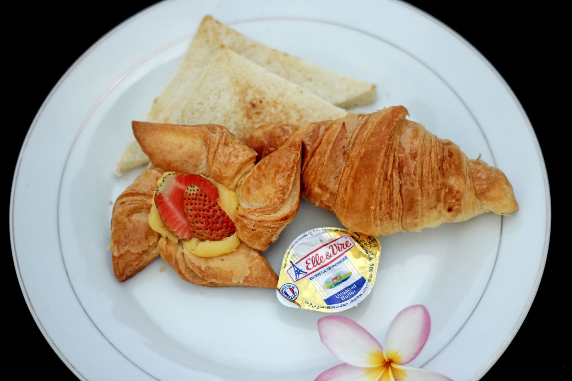 Srikandi Inn Kuta Selatan エクステリア 写真