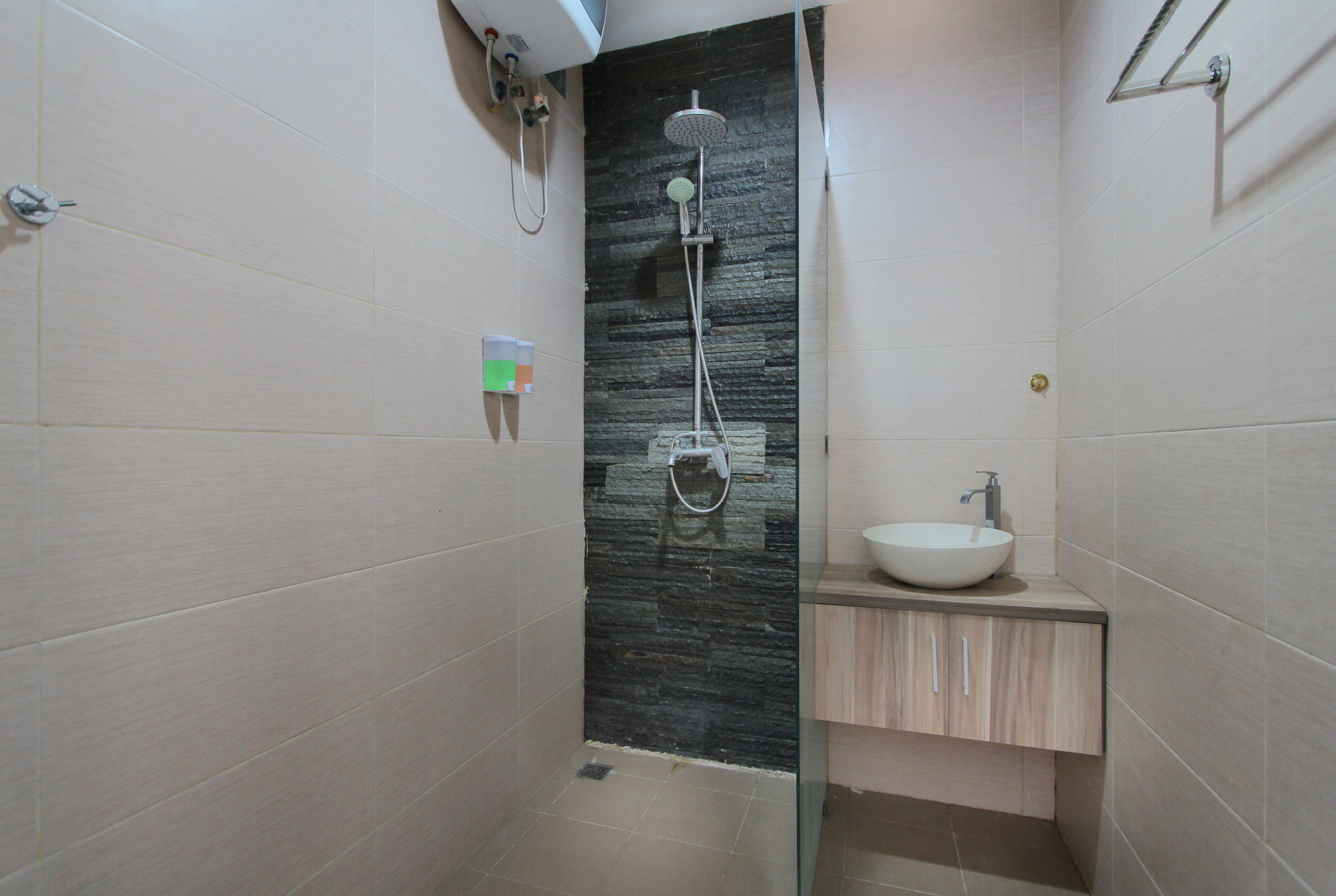 Srikandi Inn Kuta Selatan エクステリア 写真
